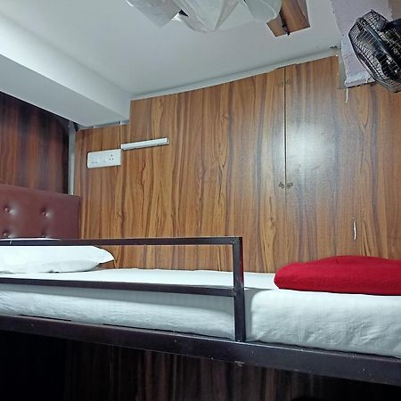 Golden View Dormitory Hotel Mumbai Exterior foto