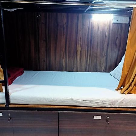 Golden View Dormitory Hotel Mumbai Exterior foto