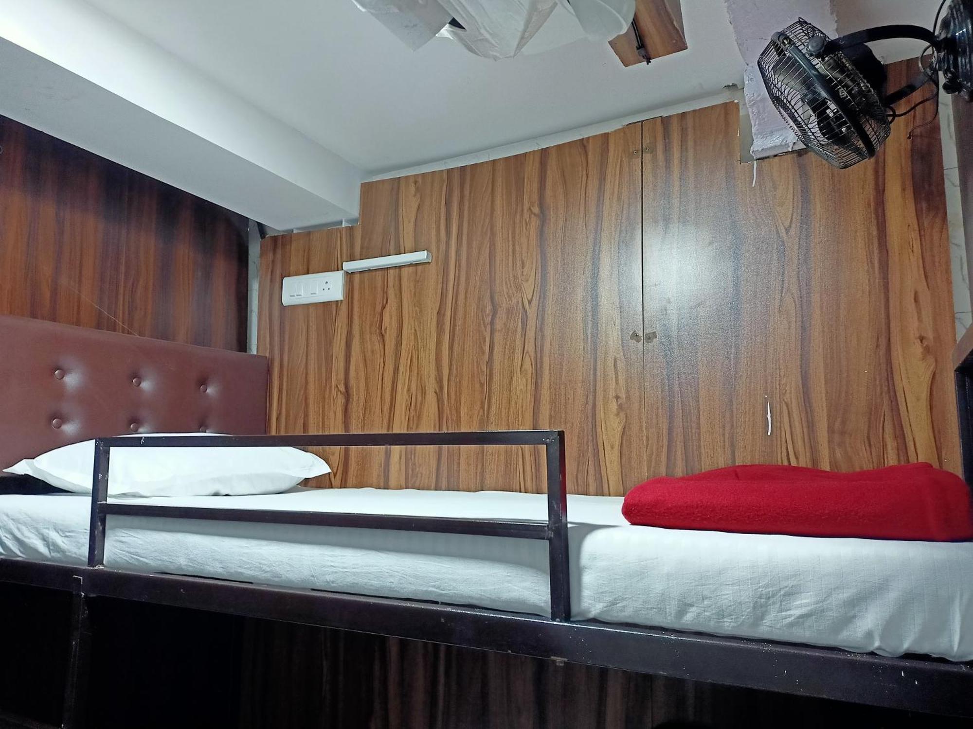 Golden View Dormitory Hotel Mumbai Exterior foto