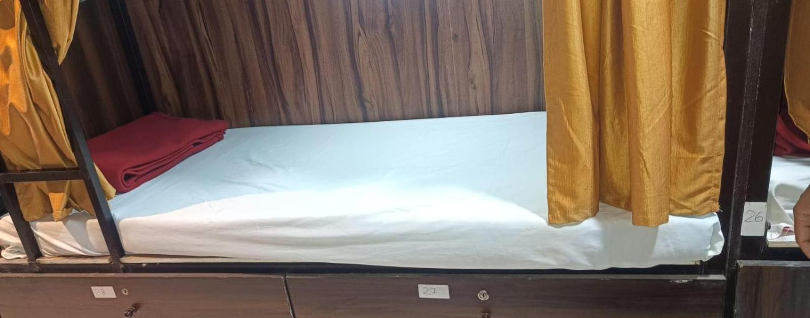 Golden View Dormitory Hotel Mumbai Exterior foto