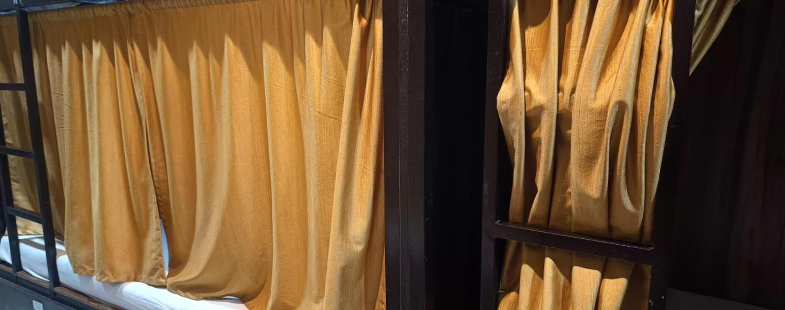 Golden View Dormitory Hotel Mumbai Exterior foto