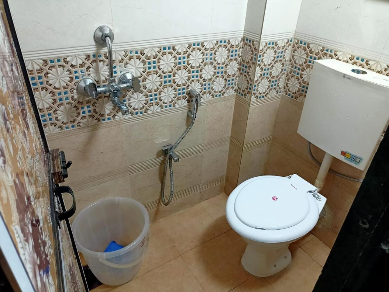 Golden View Dormitory Hotel Mumbai Exterior foto