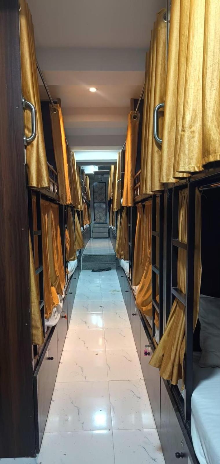 Golden View Dormitory Hotel Mumbai Exterior foto